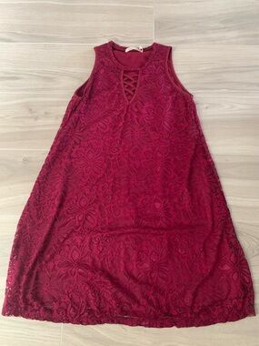 Sleeveless Lace Midi Dress with Lattice Neckline in Wine